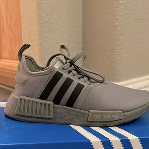 Adidas NMD R1-J size 5